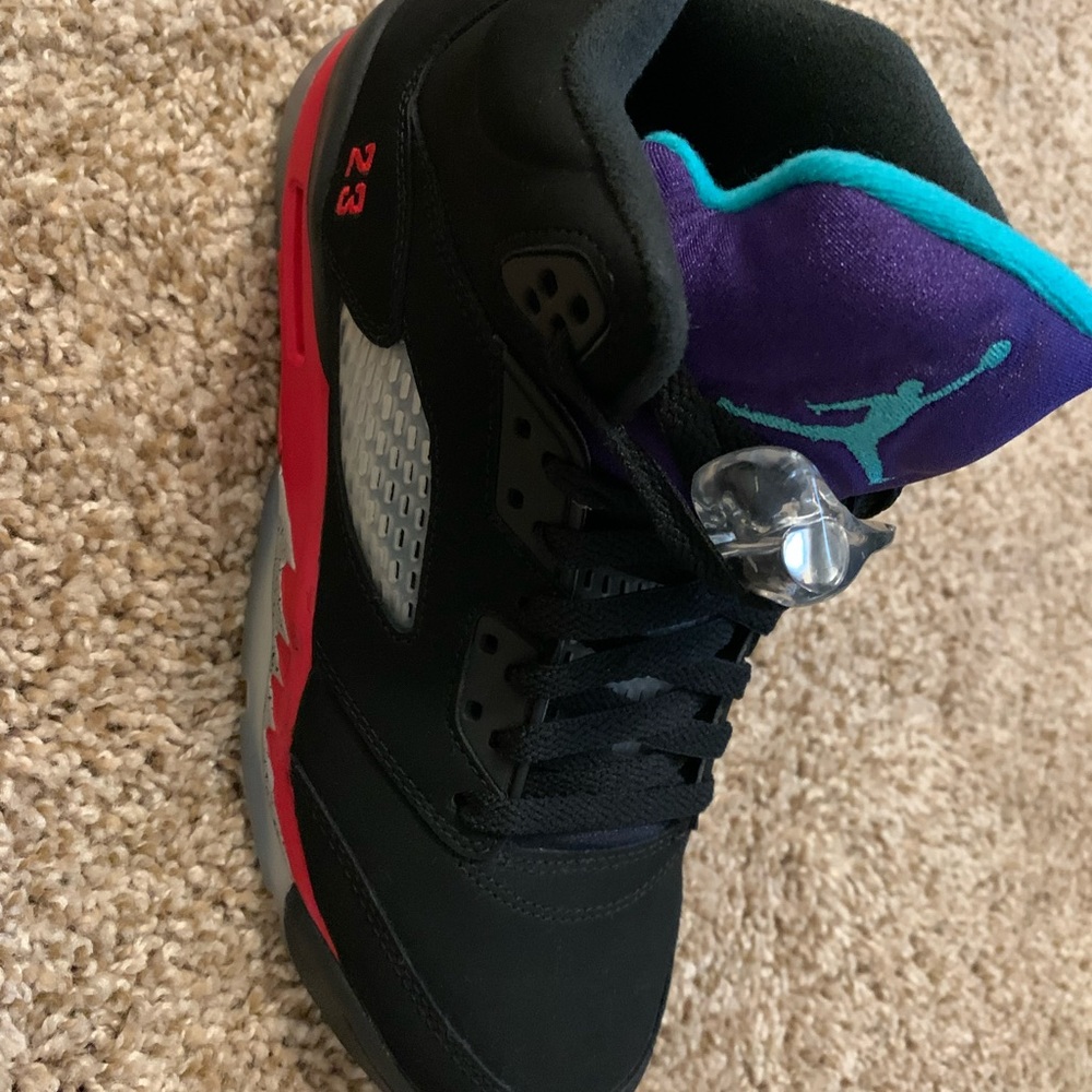 Jordan Retro 5 Top 3 Size 7 Grade School